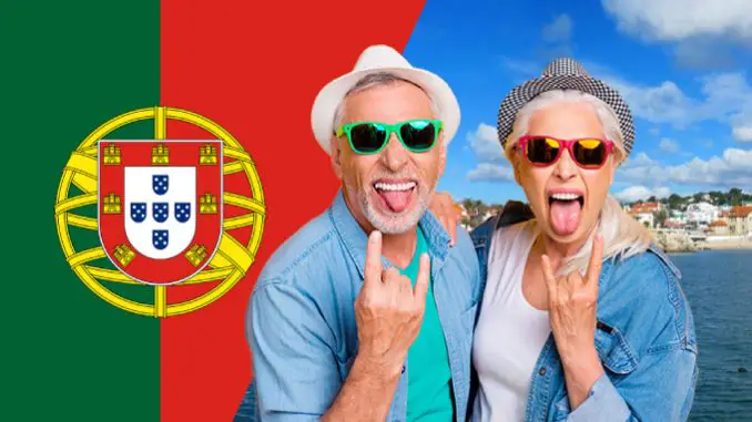 Couple de retraités heureux de vivre au Portugal
